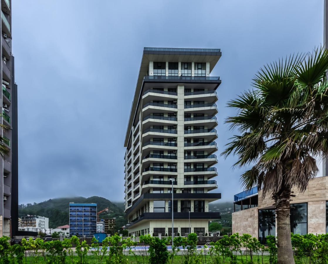 Green Side Apart Hotel Batumi Eksteriør billede